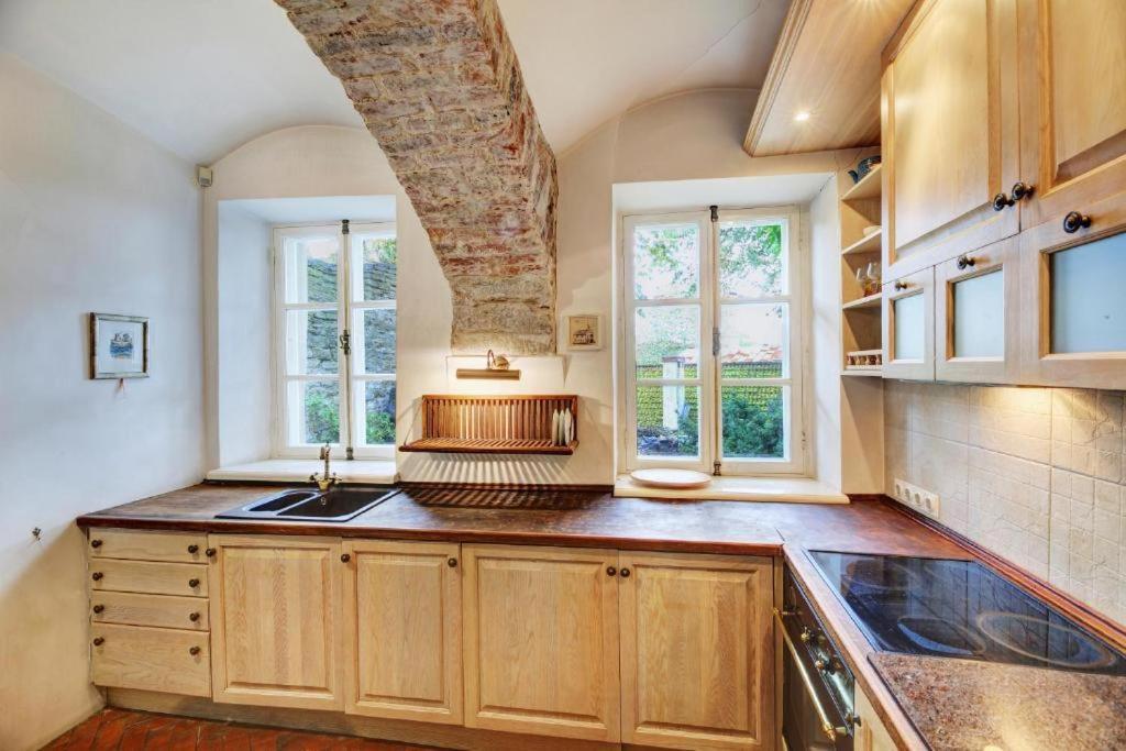 Cozy Old Town Historic House Apartment Tallinn Exterior foto